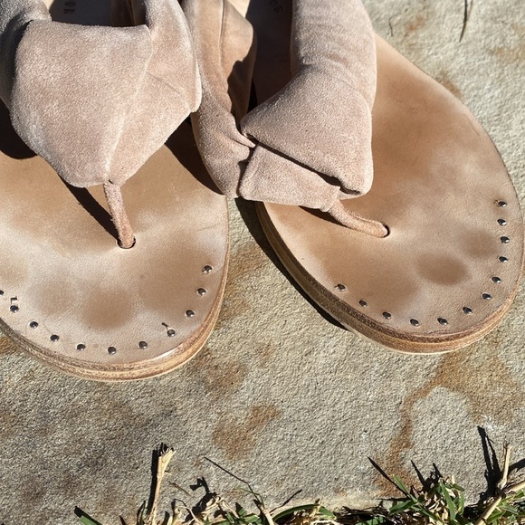 Freda Salvador Cecil slip on sandals flip flop thong style soft cushioned tops 6 - Picture 5 of 9